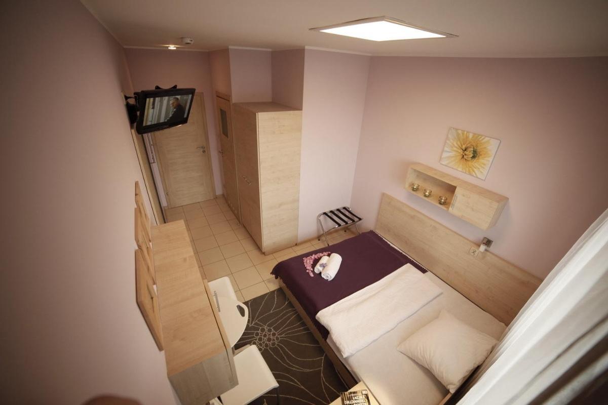 Standard Delegacyjny Bed & Breakfast Dąbrowa Górnicza エクステリア 写真